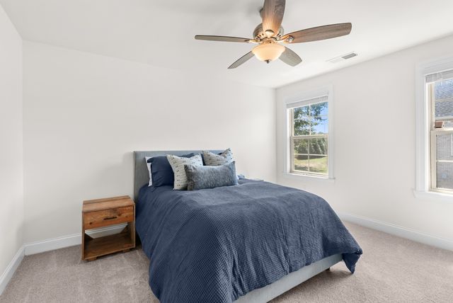 1032 Luxborough Dr, Hendersonville, TN 37075