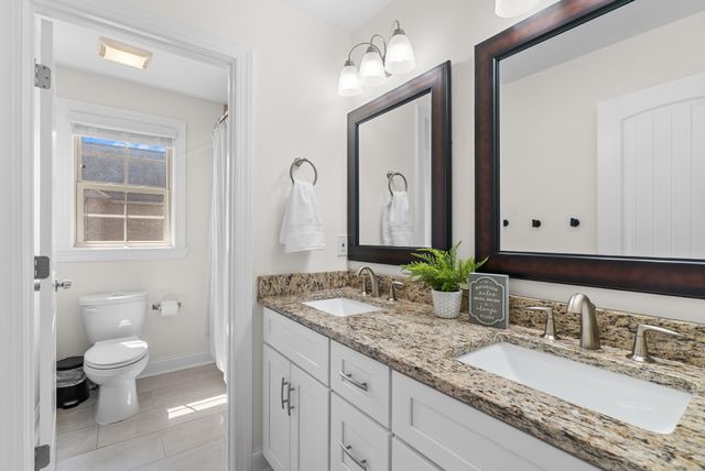 1032 Luxborough Dr, Hendersonville, TN 37075