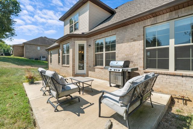 1032 Luxborough Dr, Hendersonville, TN 37075