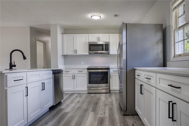 102 AMIGOS ROAD, Debary, FL 32713