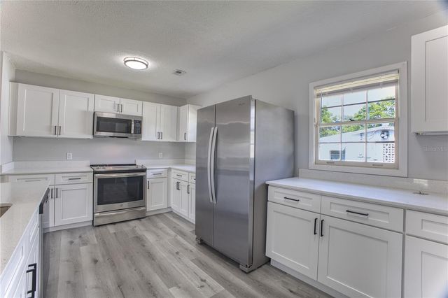 102 AMIGOS ROAD, Debary, FL 32713