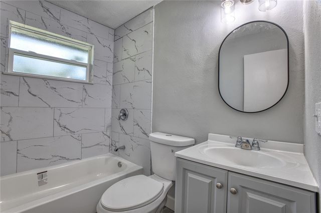 102 AMIGOS ROAD, Debary, FL 32713