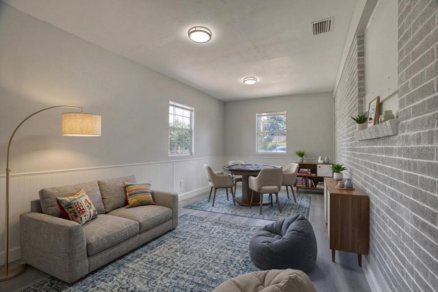 102 AMIGOS ROAD, Debary, FL 32713