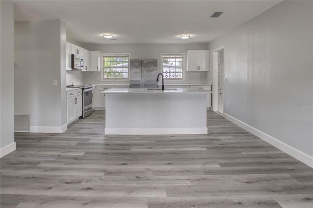 102 AMIGOS ROAD, Debary, FL 32713