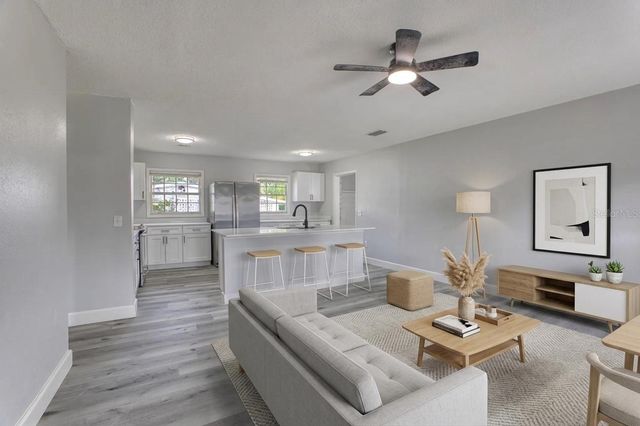 102 AMIGOS ROAD, Debary, FL 32713