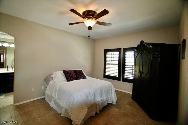 820 CANTERRA Street 2052, Las Vegas, NV 89138
