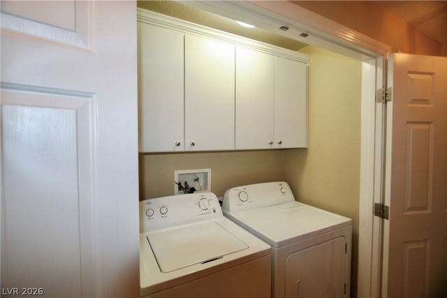 820 CANTERRA Street 2052, Las Vegas, NV 89138