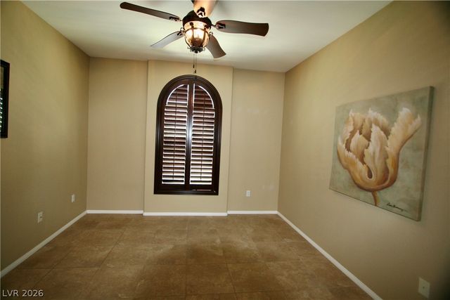 820 CANTERRA Street 2052, Las Vegas, NV 89138