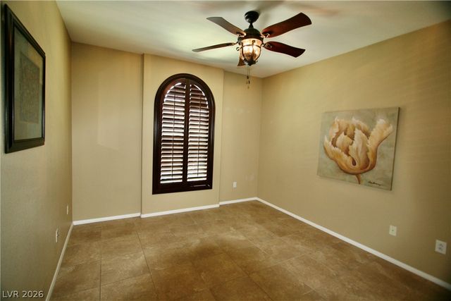 820 CANTERRA Street 2052, Las Vegas, NV 89138
