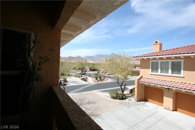 820 CANTERRA Street 2052, Las Vegas, NV 89138