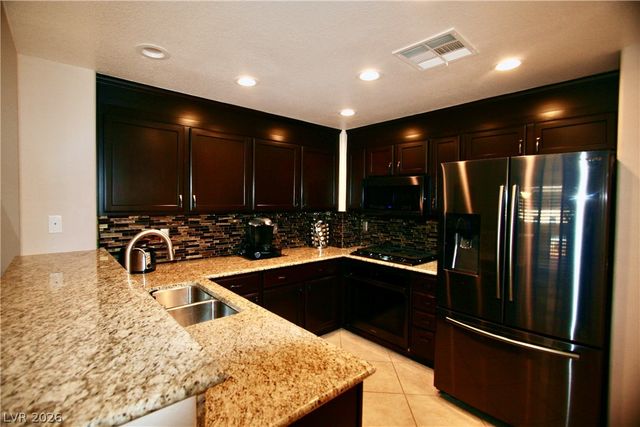 820 CANTERRA Street 2052, Las Vegas, NV 89138