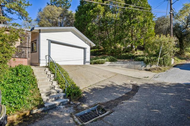 837 Hillcrest St, Placerville, CA 95667