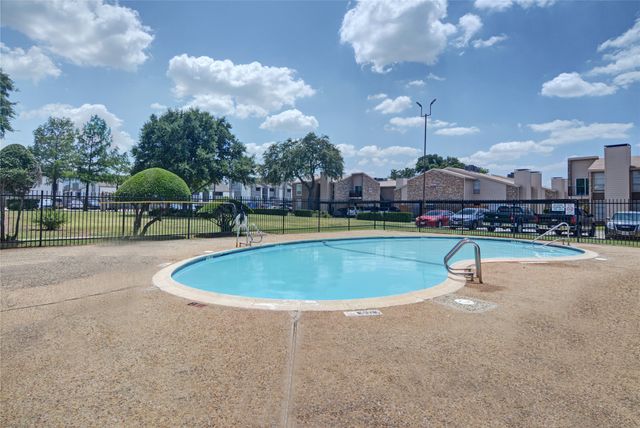 5516 Boca Raton Boulevard 321, Fort Worth, TX 76112