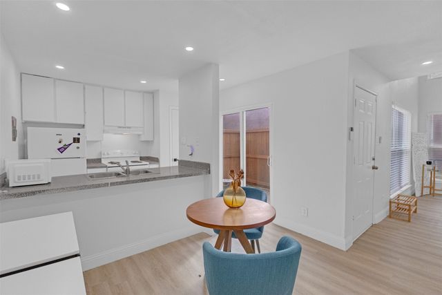 5516 Boca Raton Boulevard 321, Fort Worth, TX 76112