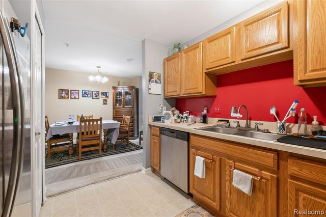 16934 Farmington Road 32, Livonia, MI 48154