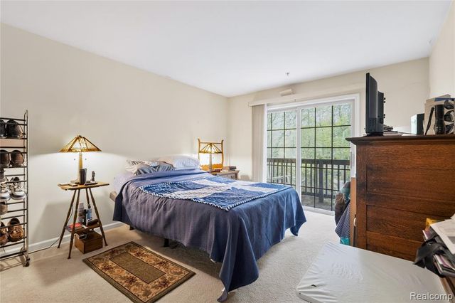 16934 Farmington Road 32, Livonia, MI 48154
