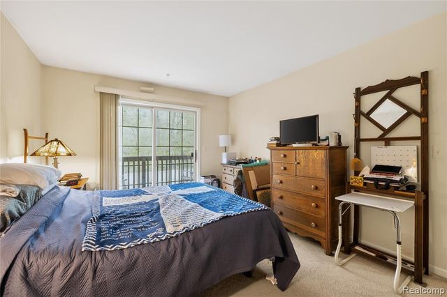 16934 Farmington Road 32, Livonia, MI 48154