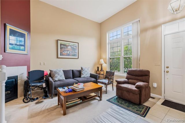 16934 Farmington Road 32, Livonia, MI 48154