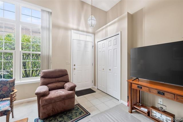 16934 Farmington Road 32, Livonia, MI 48154