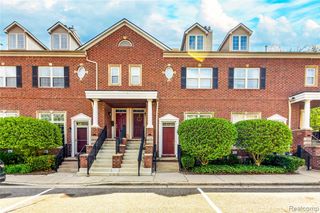 16934 Farmington Road 32, Livonia, MI 48154