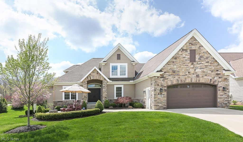 238 Westview Drive, Aurora, OH 44202