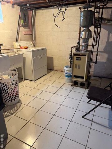 23324 Audrey Avenue, Warren, MI 48091