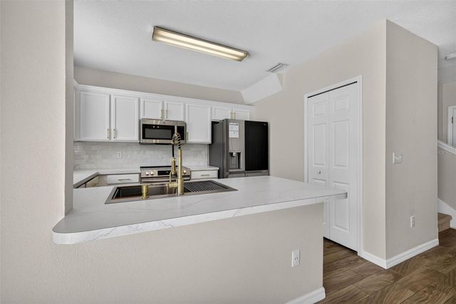 9763 CARLSDALE DRIVE, Riverview, FL 33578