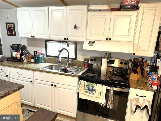 206 5TH, Lothian, MD 20711