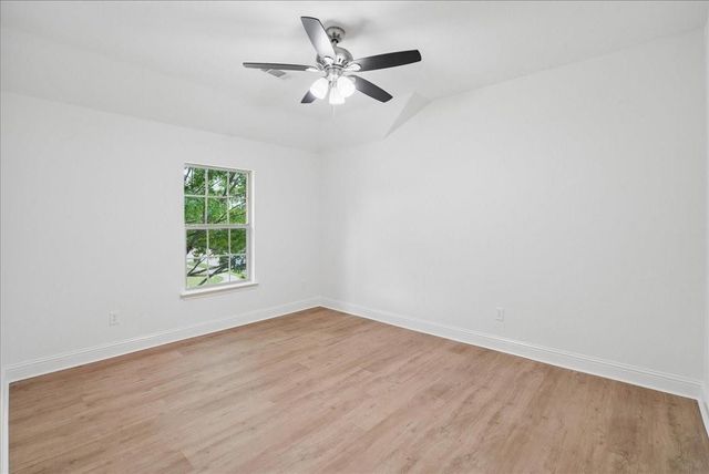 2407 Laguna Lane, Arlington, TX 76012