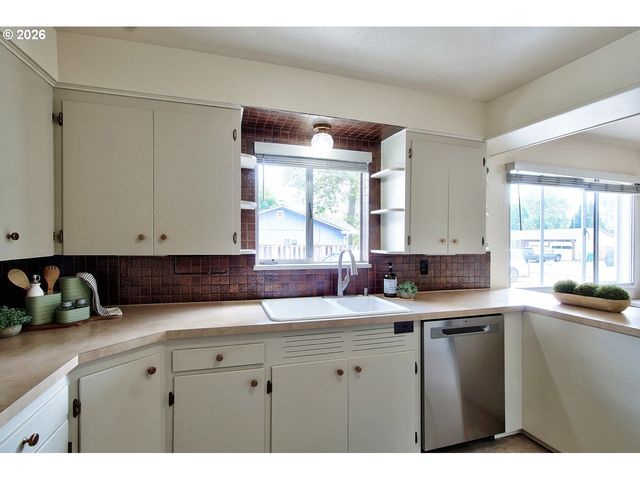 19775 Sw ROCK Rd, Aloha, OR 97003
