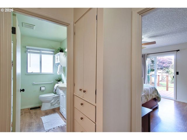 19775 Sw ROCK Rd, Aloha, OR 97003