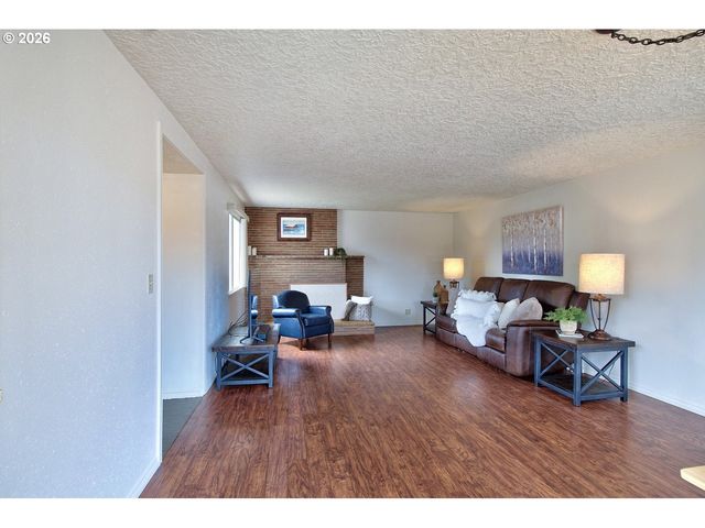 19775 Sw ROCK Rd, Aloha, OR 97003