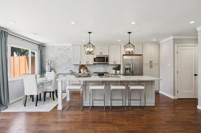 33423344 Los Prados Street, San Mateo, CA 94403