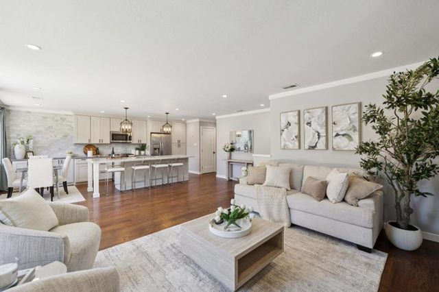 33423344 Los Prados Street, San Mateo, CA 94403