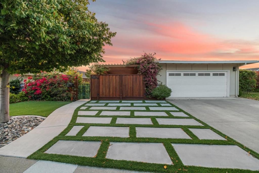 33423344 Los Prados Street, San Mateo, CA 94403