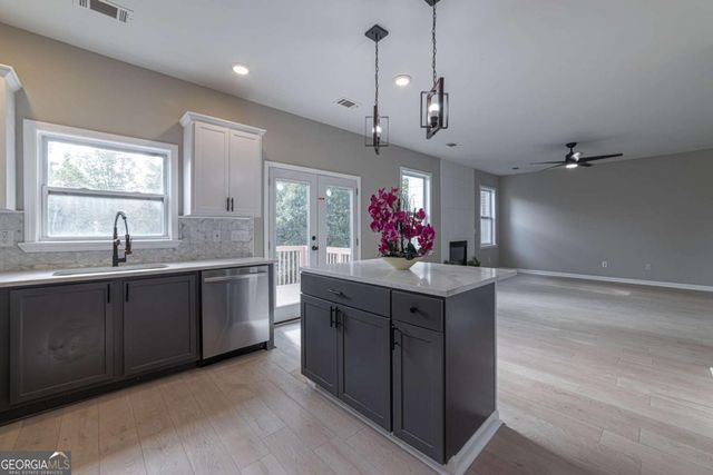 7402 Gossamer Street, Union City, GA 30291