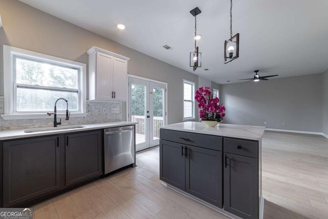 7402 Gossamer Street, Union City, GA 30291