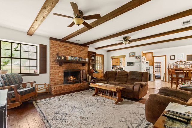 517 Oakwood, New Braunfels, TX 78130