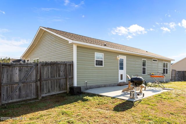 210 Tall Tree Court, Maysville, NC 28555