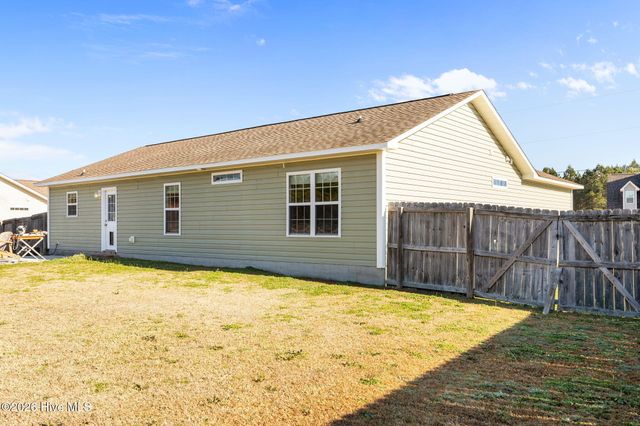 210 Tall Tree Court, Maysville, NC 28555