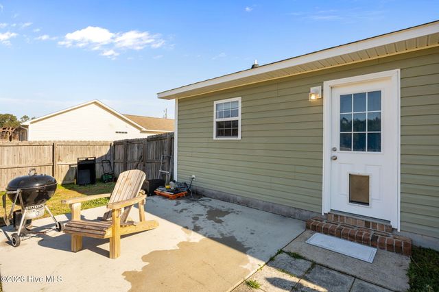 210 Tall Tree Court, Maysville, NC 28555