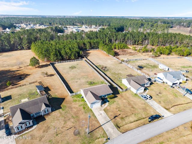 210 Tall Tree Court, Maysville, NC 28555