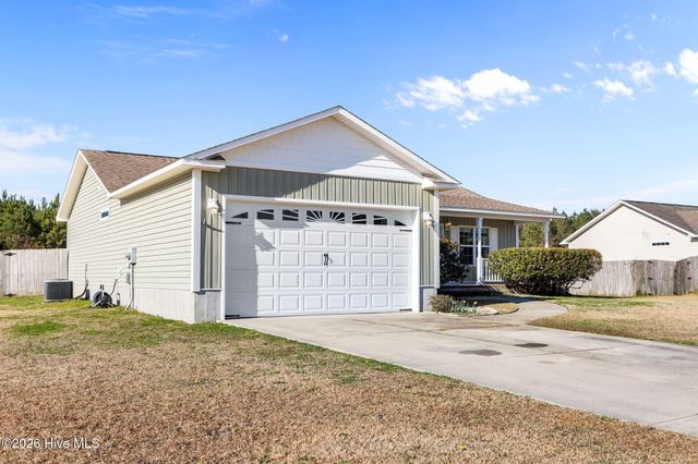 210 Tall Tree Court, Maysville, NC 28555