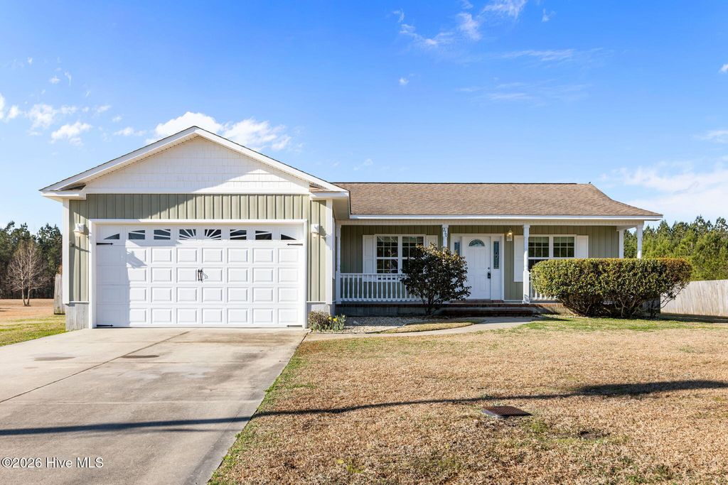 210 Tall Tree Court, Maysville, NC 28555