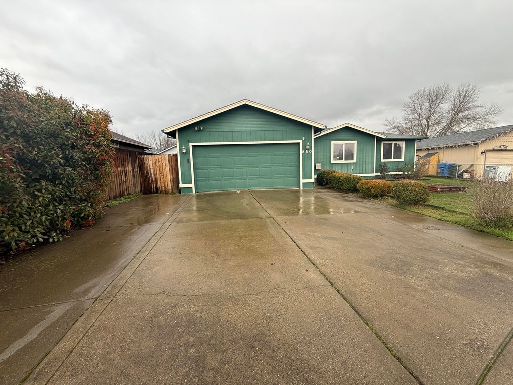 250 Tierra Circle, Eagle Point, OR 97524
