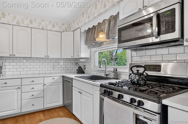 1180 N Hurd Road, Brandon Charter Township, MI 48462