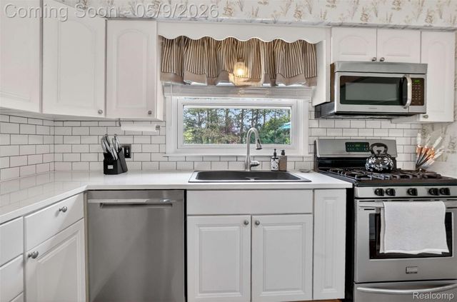 1180 N Hurd Road, Brandon Charter Township, MI 48462