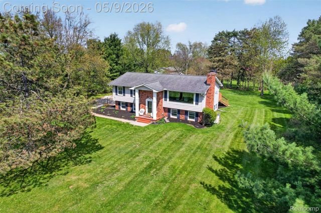 1180 N Hurd Road, Brandon Charter Township, MI 48462
