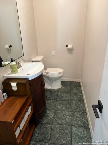 11 Main St, Blanco, TX 78606