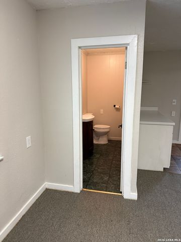 11 Main St, Blanco, TX 78606